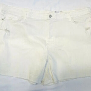 NWT LAUREN CONRAD Women High Rise Stretch White Denim Cut Off Shorts Plus Sz 24W